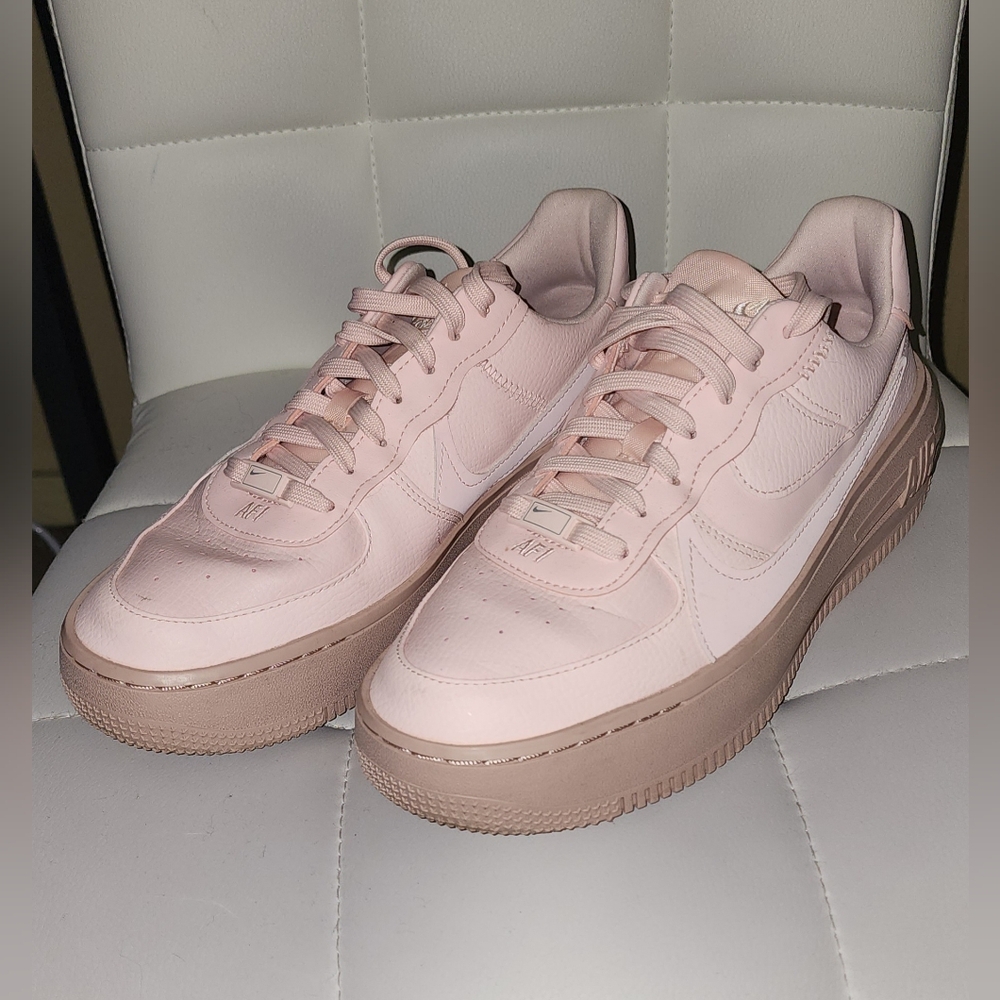 Women's Air Force 1